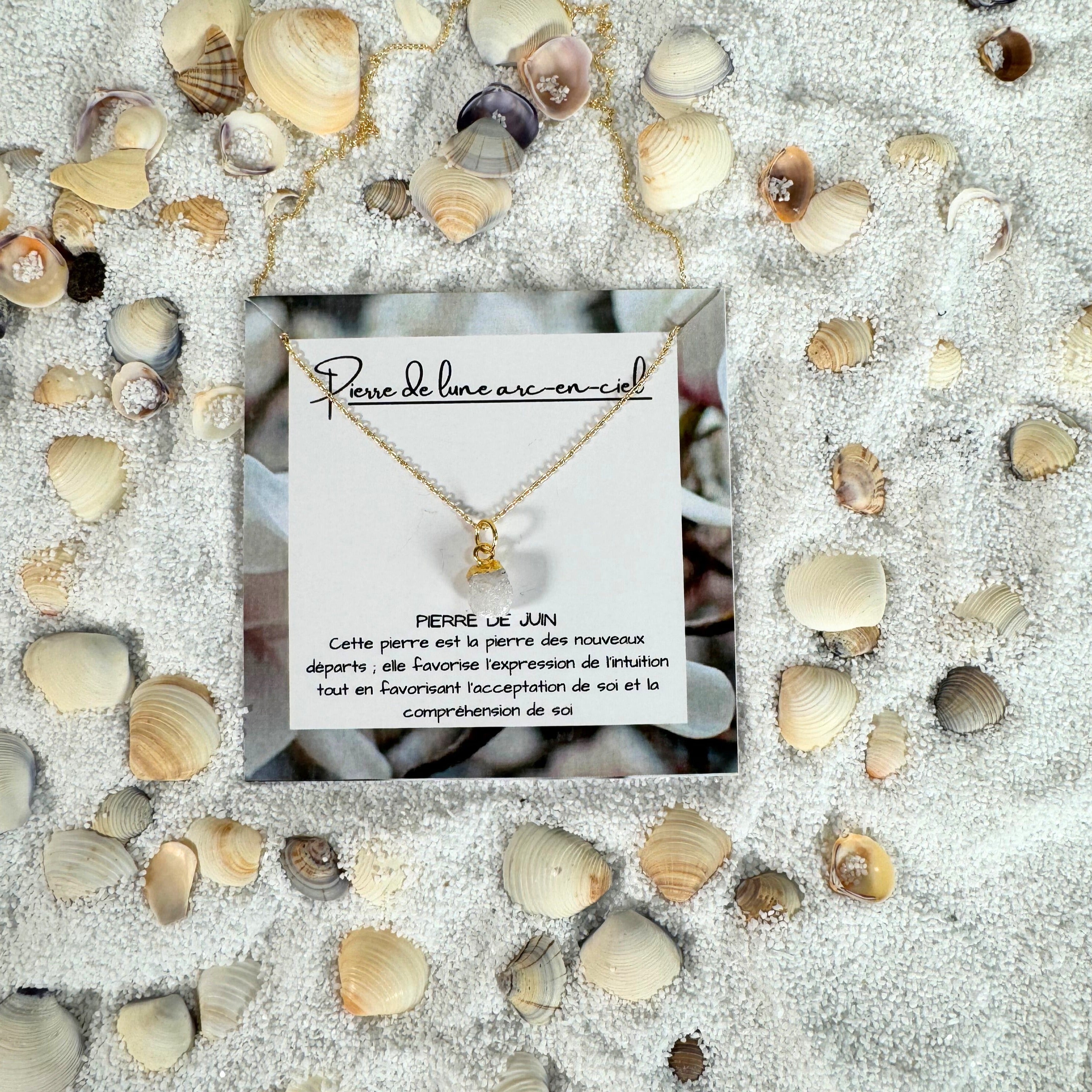 Collier de Juin : Magie de la Pierre de Lune Arc-en-ciel - Pierre de Naissance