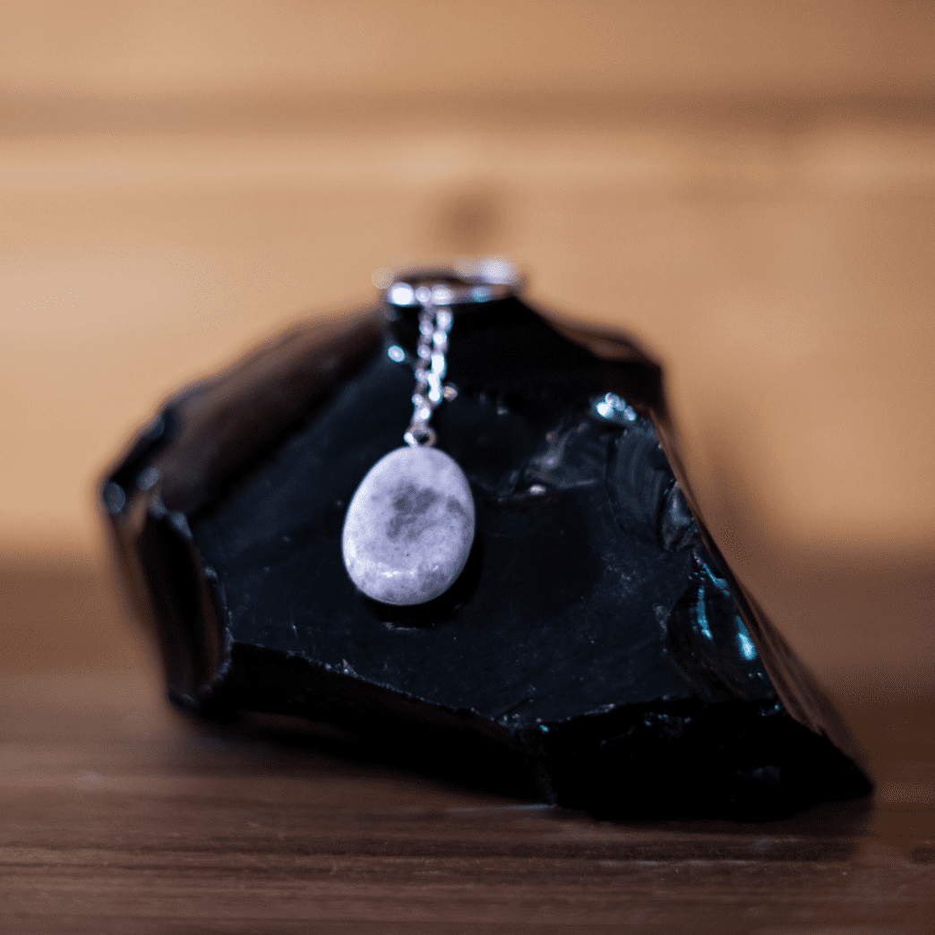 Porte-clés Lépidolite - Pierre naturelle de lithothérapie - Chantal Vereyen